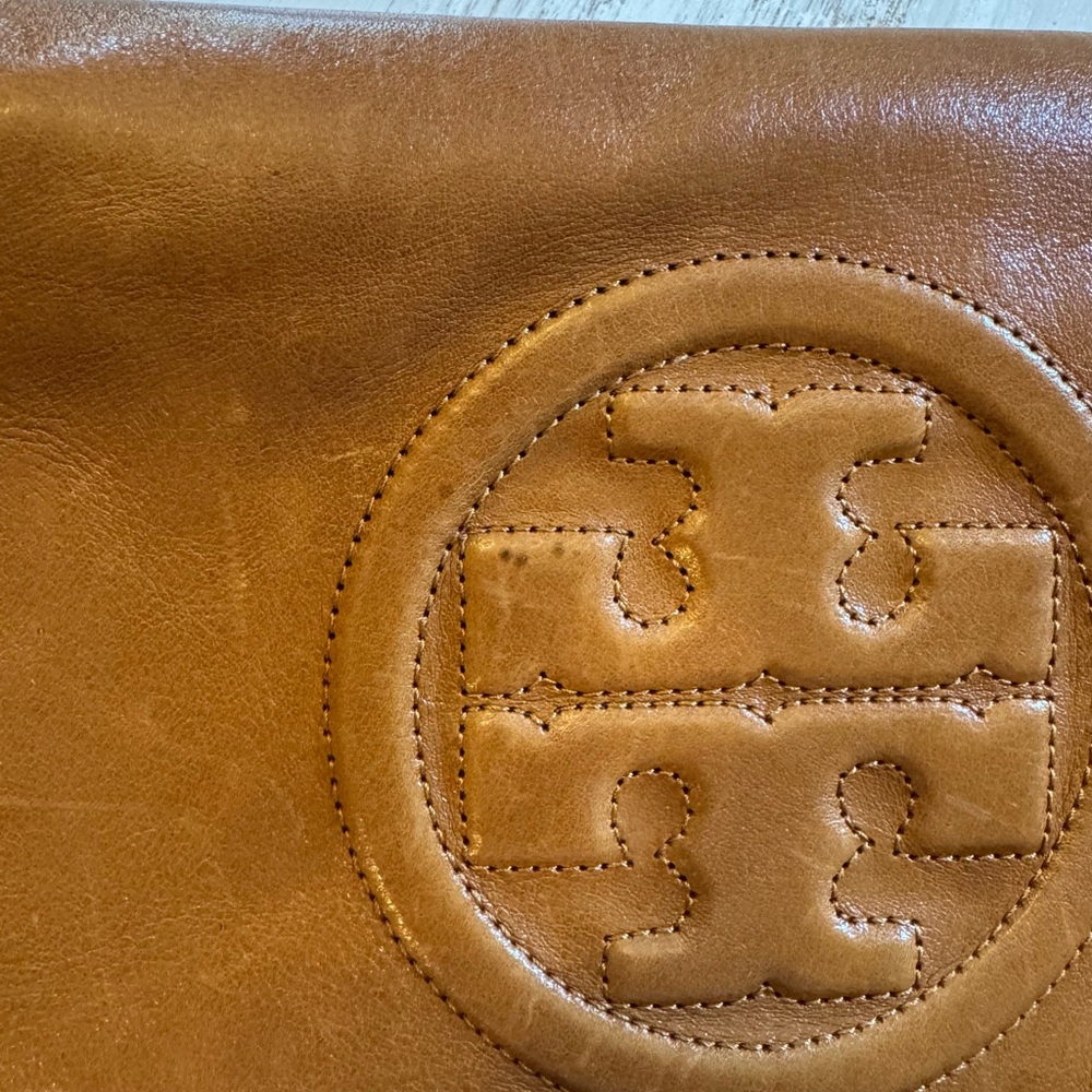 Tory Burch Reva Bombe’ Clutch/ Shoulder Bag - Picture 8 of 9